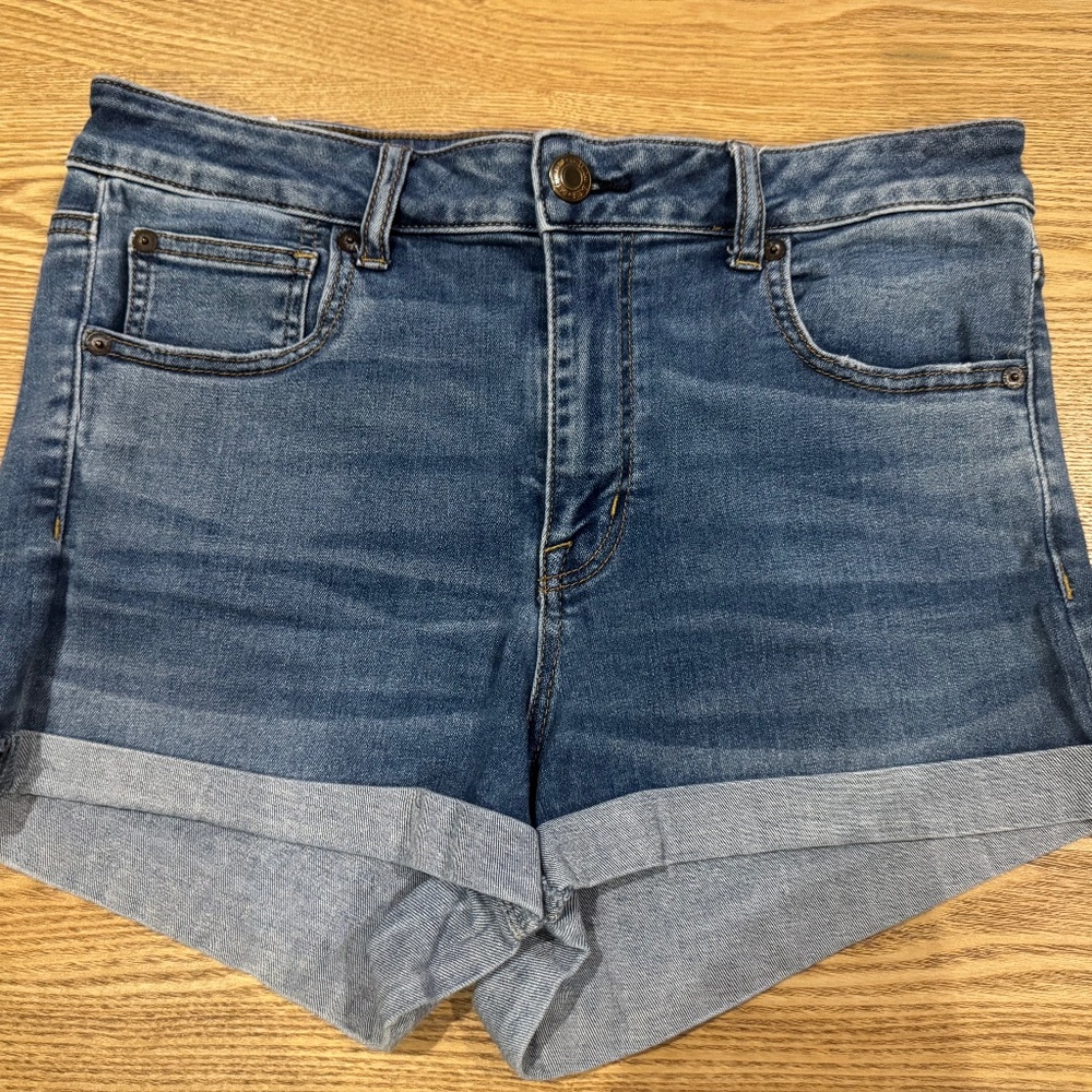American Eagle Hi-rise Shortie